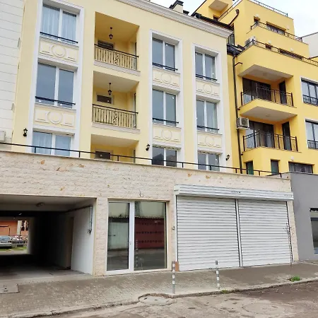Apartment Lord House *